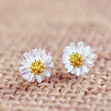 Khuyên tai Daisy