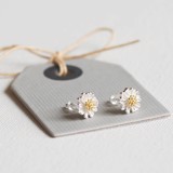 Khuyên tai Daisy